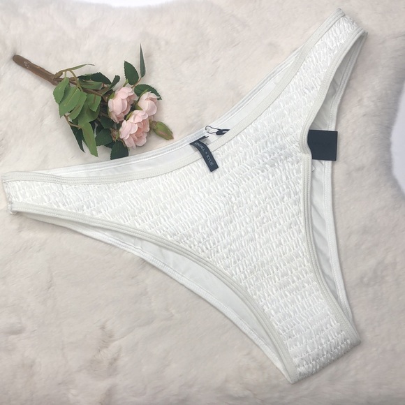 Bikini Kendall + Kylie - Rose - Taille L - Nylon - Neuf Avec étiquettes - Modèle Scrunch